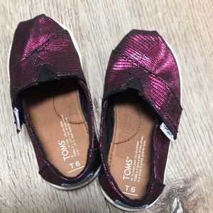 Metallic Pink Toddler Toms!